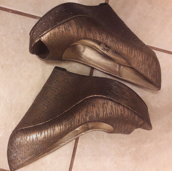 Steve Madden/ Glitter/ Peep Toe/ Wedge Heels NWOT - Picture 3 of 8